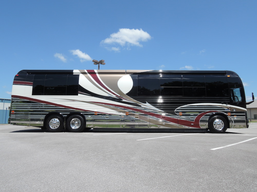 2007 Prevost Featherlite XLII For Sale