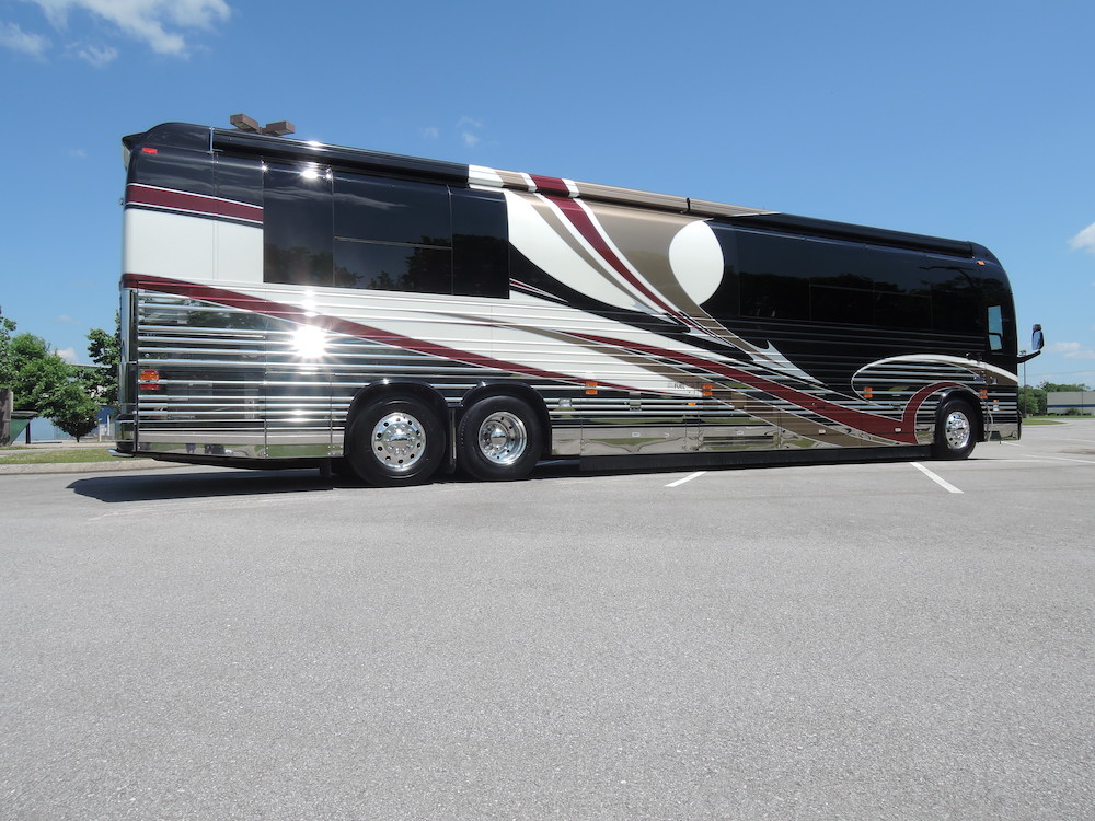 2007 Prevost Featherlite XLII For Sale