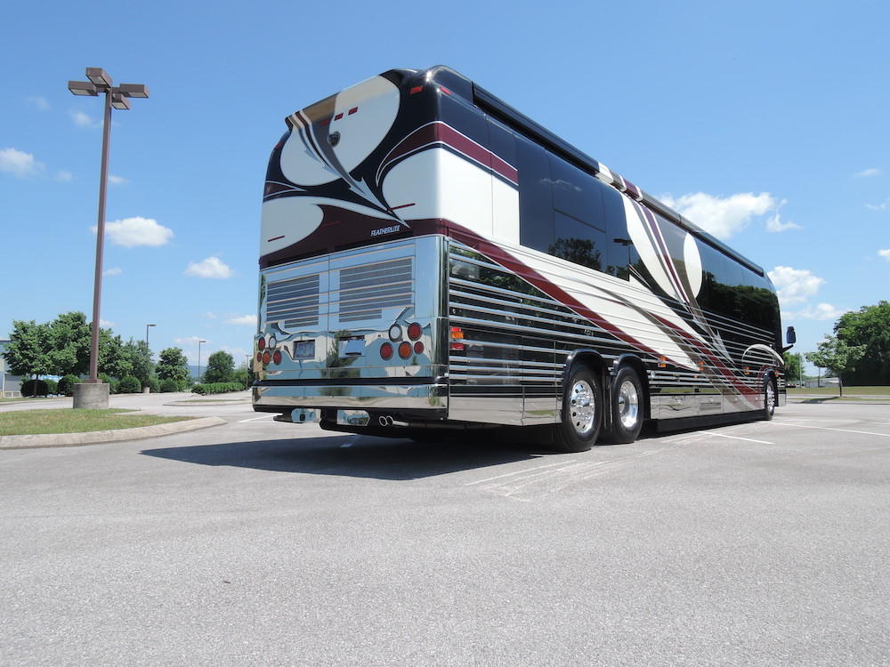 2007 Prevost Featherlite XLII For Sale