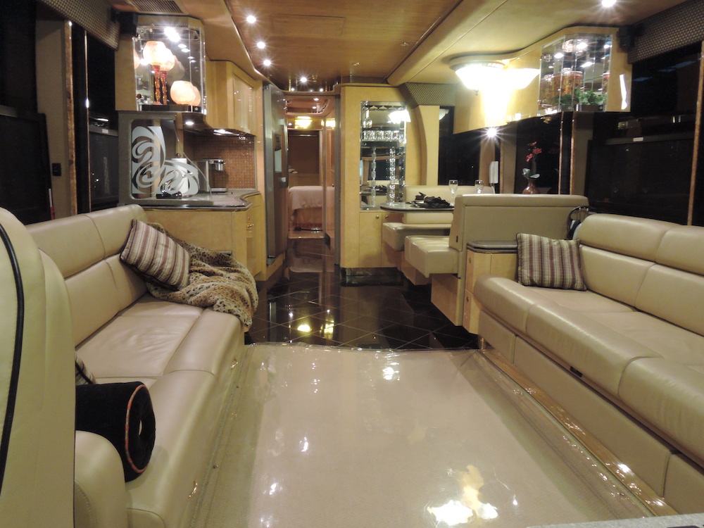 2007 Prevost Featherlite XLII For Sale