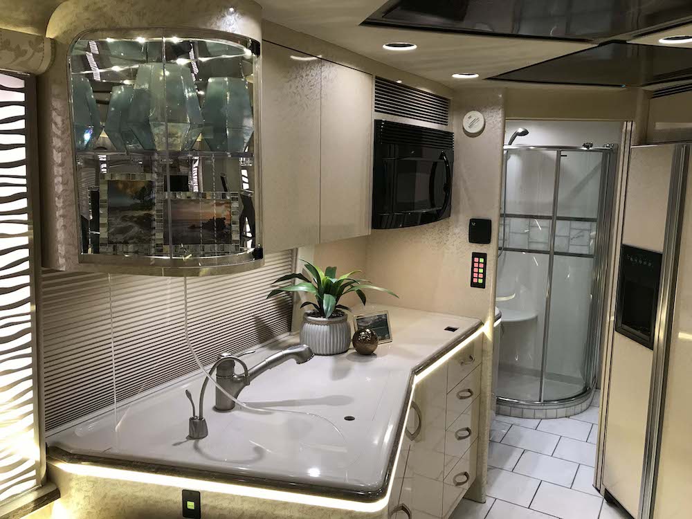 2007 Prevost Marathon XLII For Sale