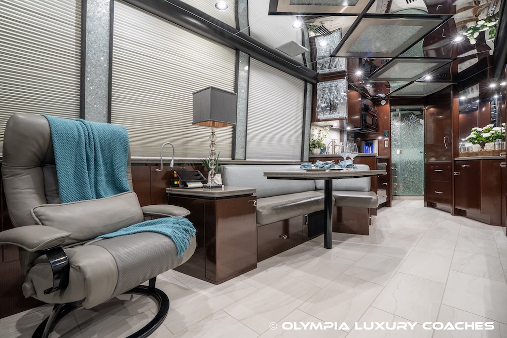 2007 Prevost Marathon XLII For Sale