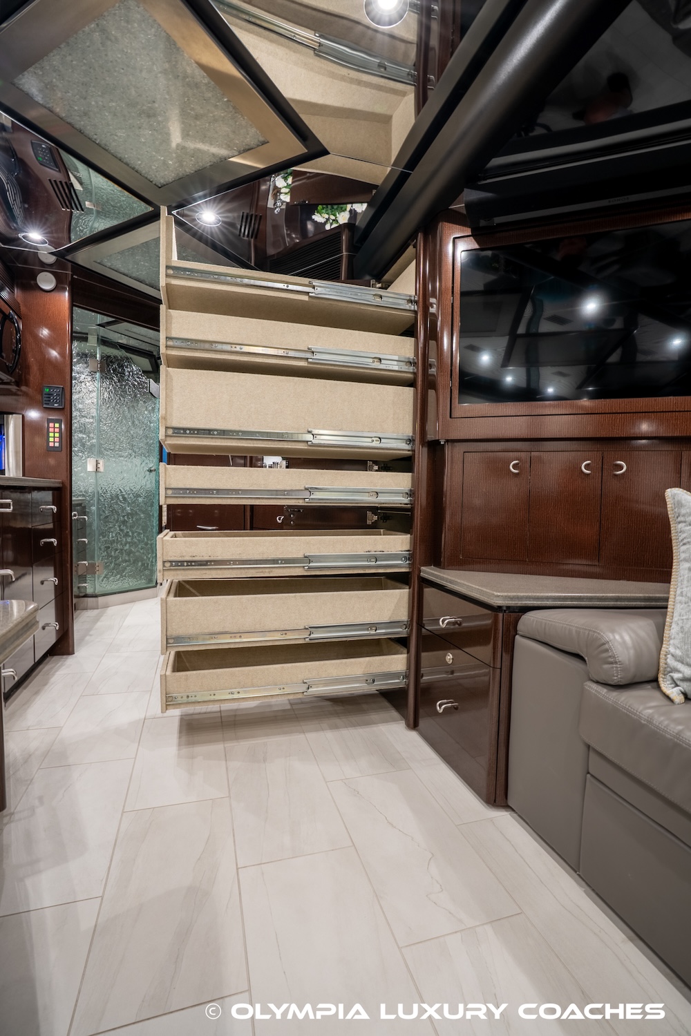 2007 Prevost Marathon XLII For Sale