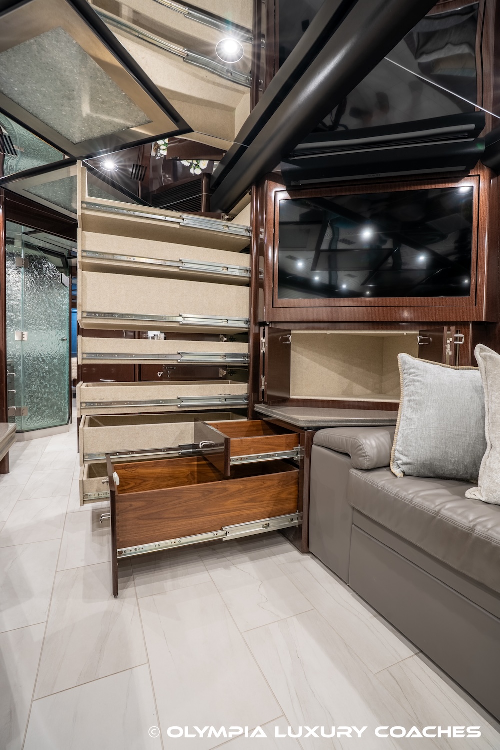 2007 Prevost Marathon XLII For Sale