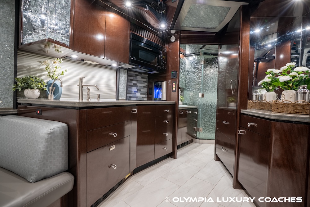2007 Prevost Marathon XLII For Sale
