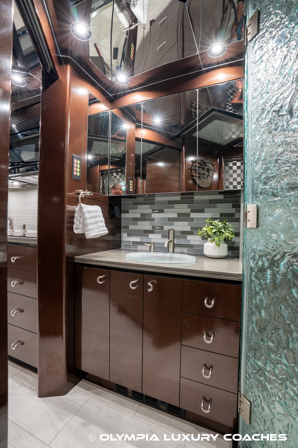 2007 Prevost Marathon XLII For Sale