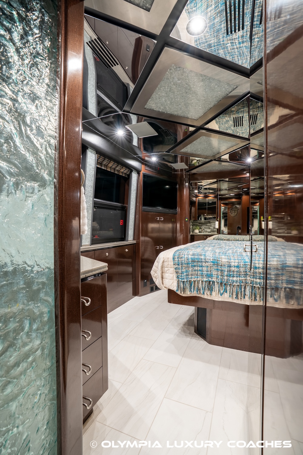 2007 Prevost Marathon XLII For Sale