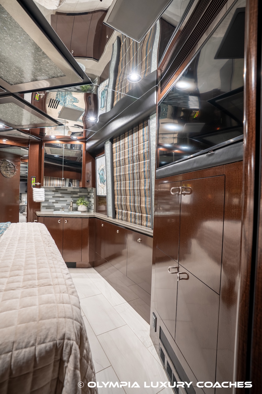 2007 Prevost Marathon XLII For Sale