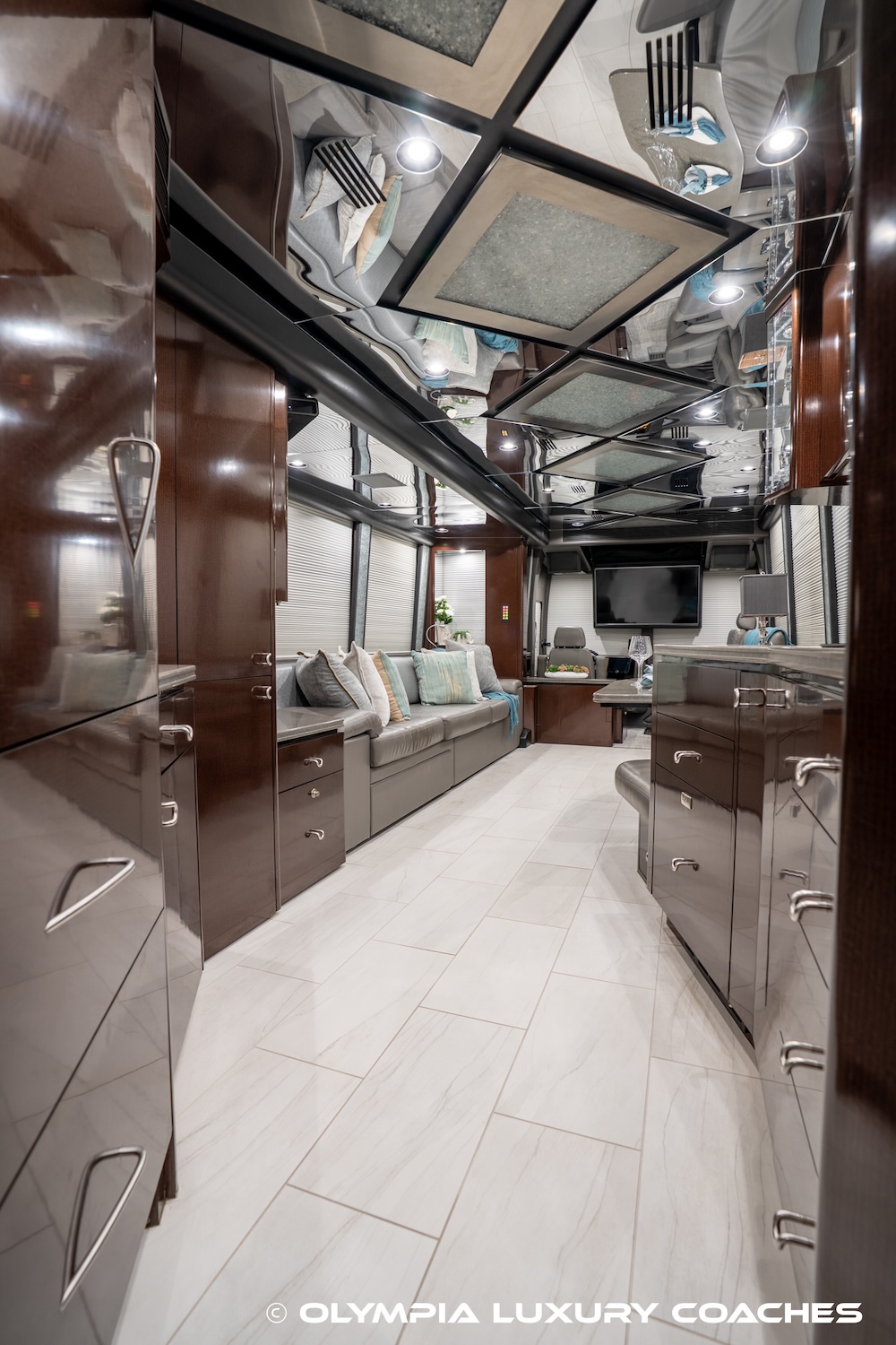 2007 Prevost Marathon XLII For Sale