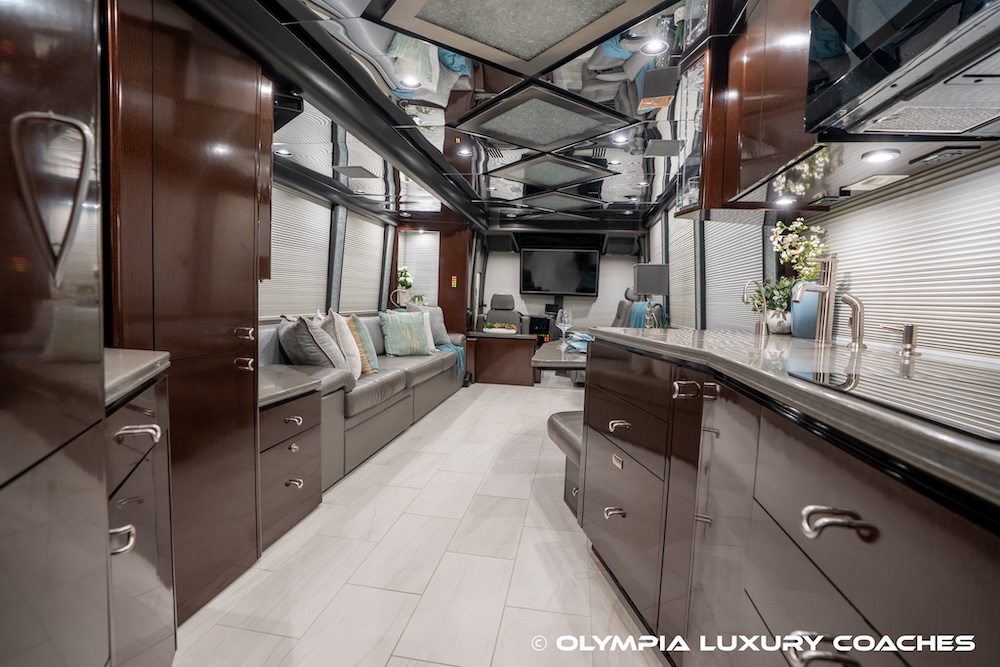 2007 Prevost Marathon XLII For Sale