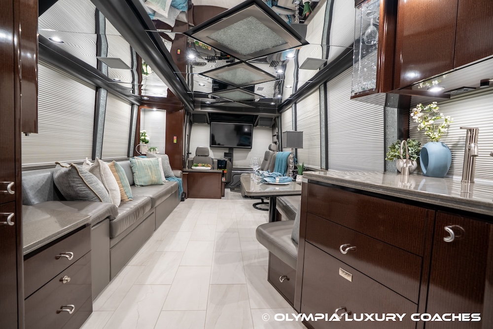 2007 Prevost Marathon XLII For Sale