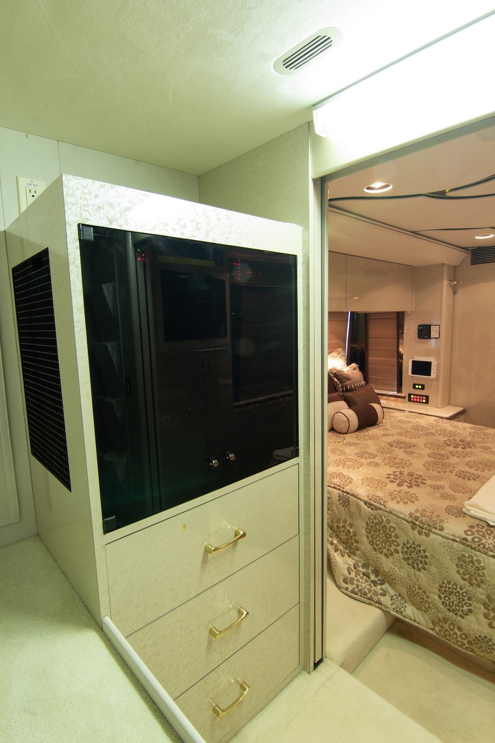 2007 Prevost Marathon XLII For Sale