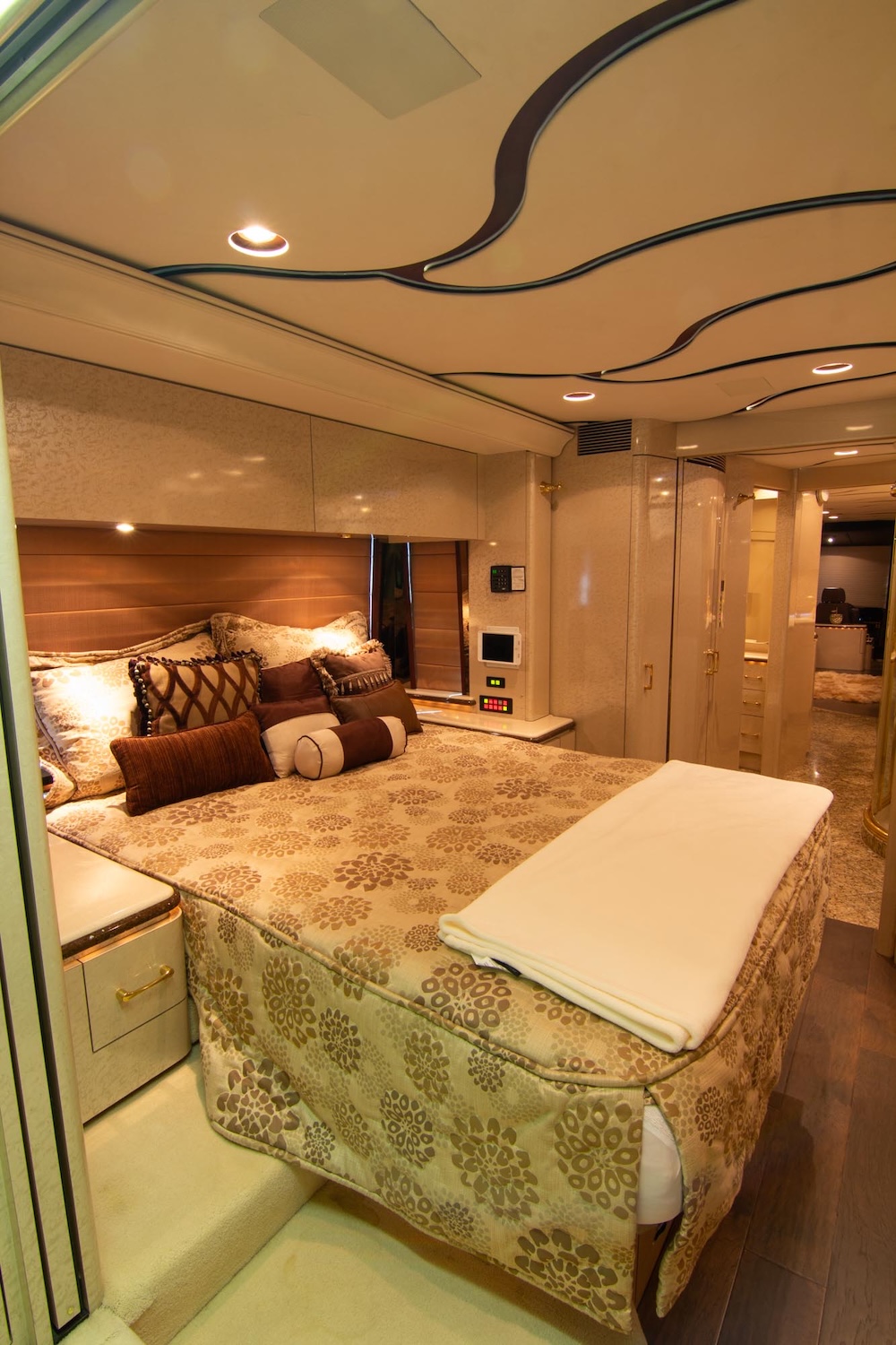 2007 Prevost Marathon XLII For Sale