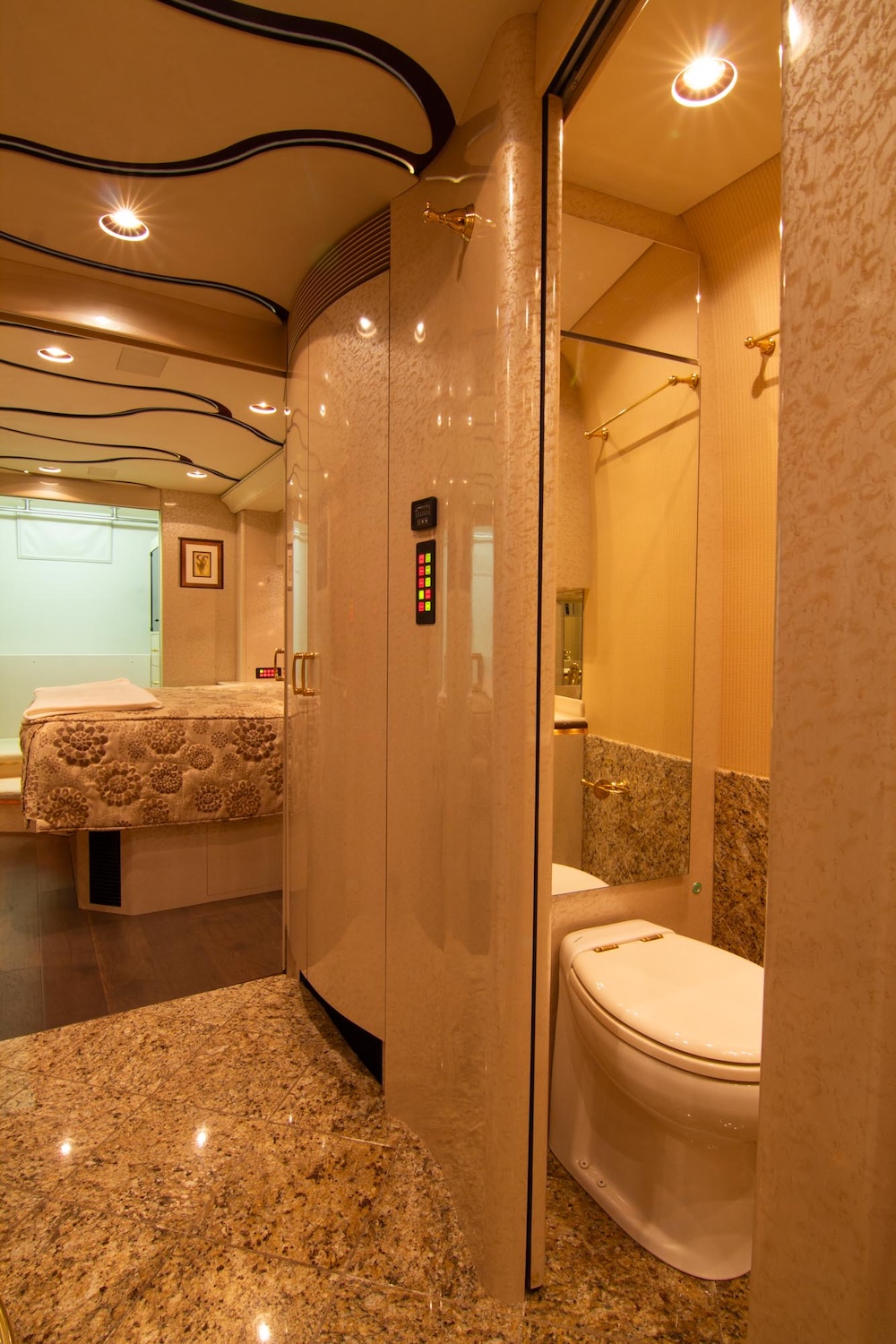 2007 Prevost Marathon XLII For Sale