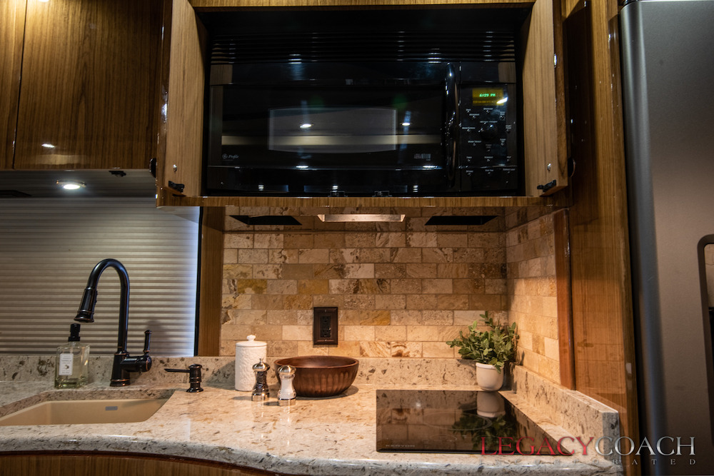 2007 Prevost Millennium H3-45 For Sale