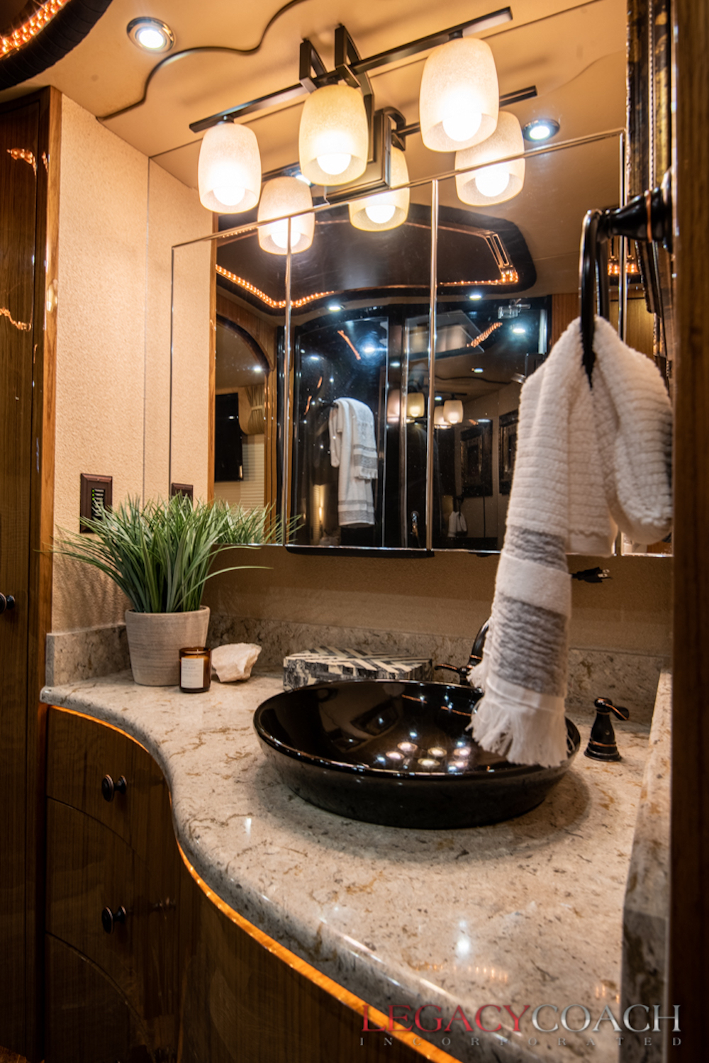 2007 Prevost Millennium H3-45 For Sale