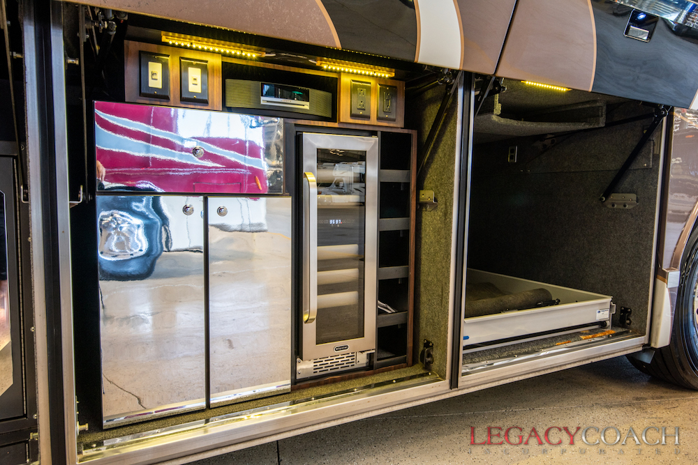 2007 Prevost Millennium H3-45 For Sale