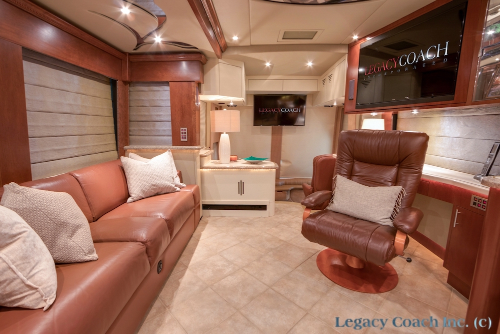 2007 Prevost Parliament H3-45 For Sale