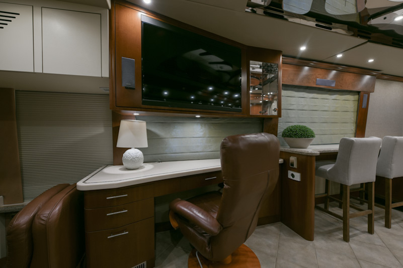 2007 Prevost Parliament H3-45 For Sale
