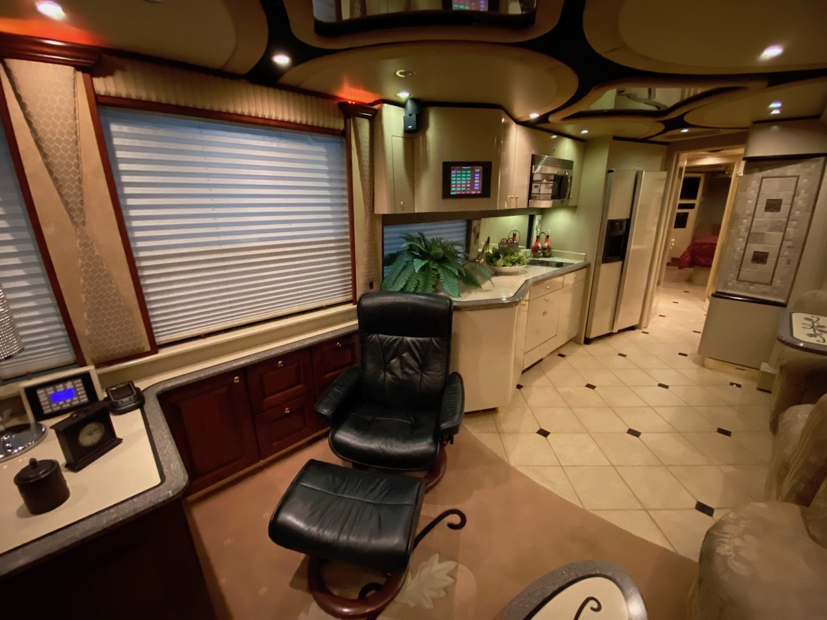 2007 Prevost Thompson XLII For Sale