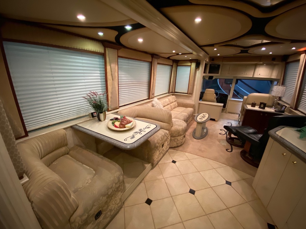 2007 Prevost Thompson XLII For Sale