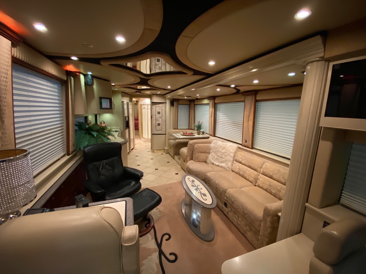 2007 Prevost Thompson XLII For Sale