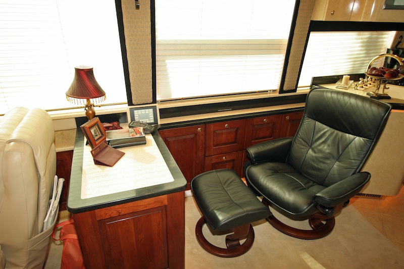 2007 Prevost Thompson XLII For Sale