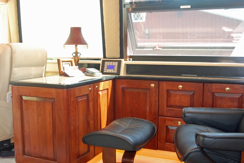 2007 Prevost Thompson XLII For Sale