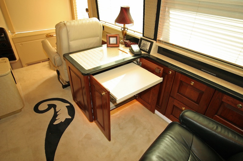 2007 Prevost Thompson XLII For Sale