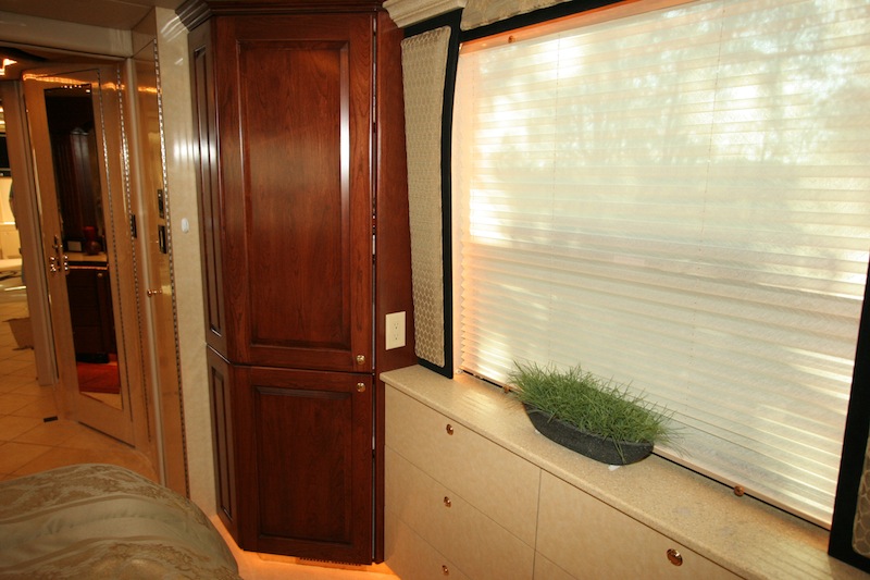 2007 Prevost Thompson XLII For Sale