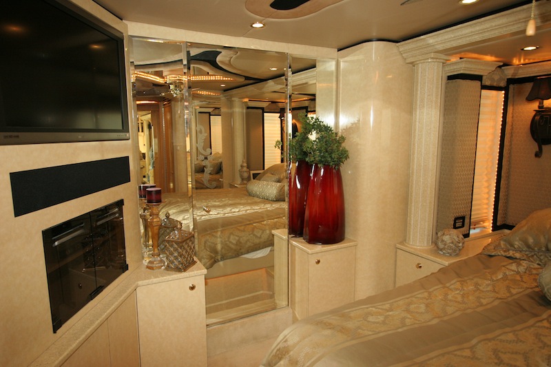 2007 Prevost Thompson XLII For Sale