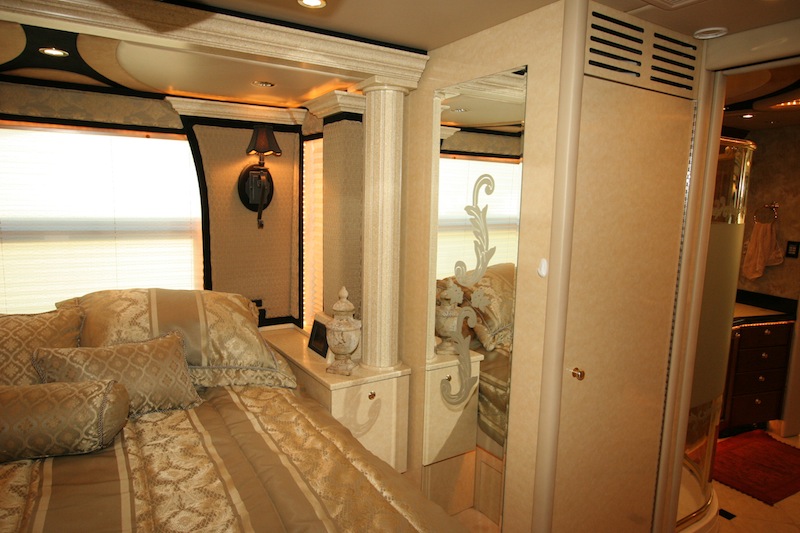 2007 Prevost Thompson XLII For Sale