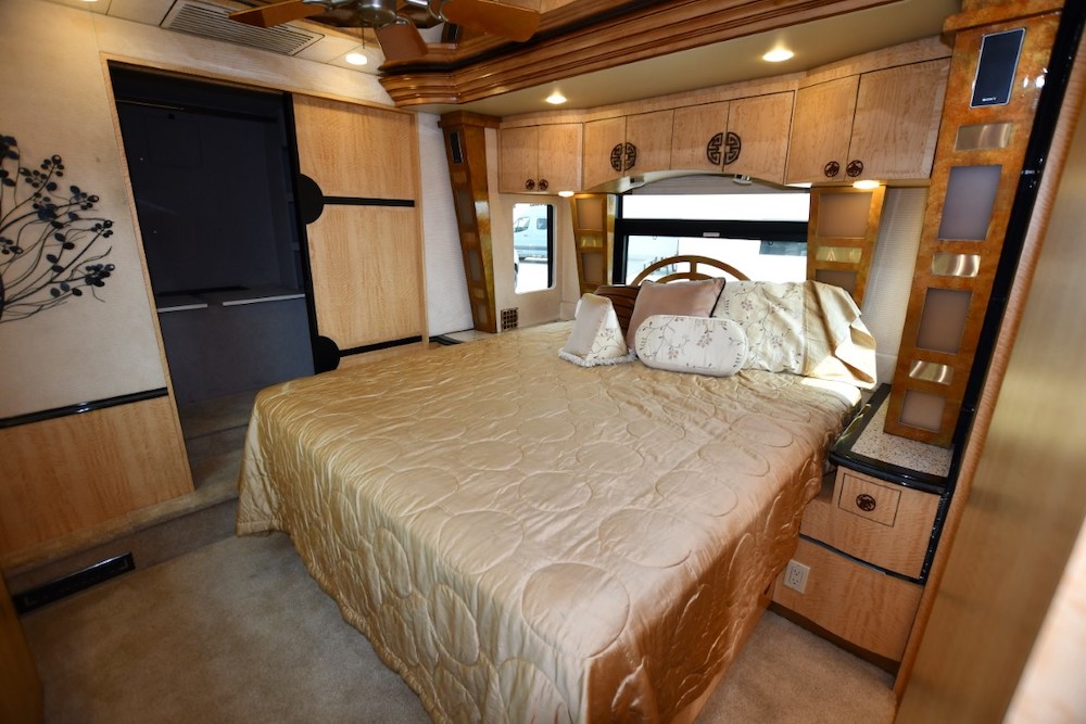 2008 Prevost Parliament XLII For Sale