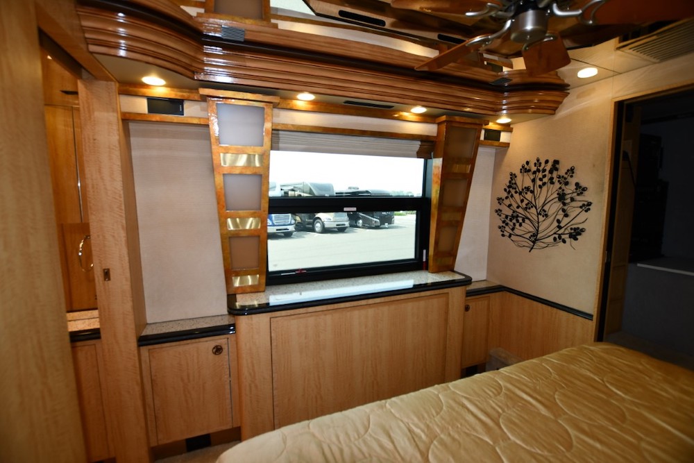 2008 Prevost Parliament XLII For Sale