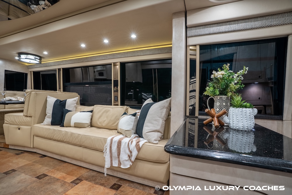 2008 Prevost Amadas H3-45 For Sale
