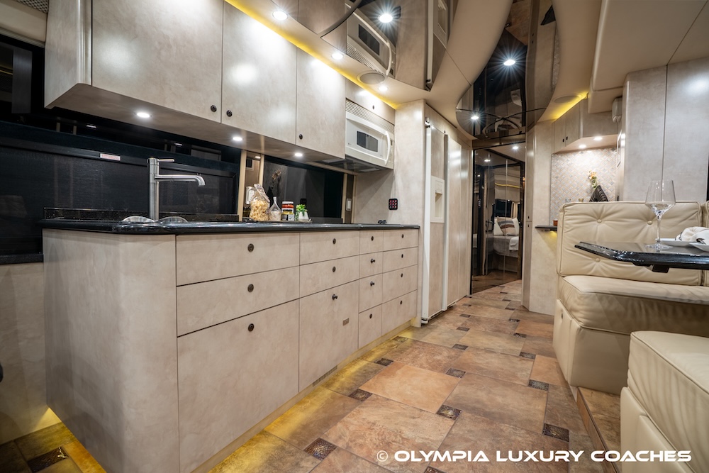 2008 Prevost Amadas H3-45 For Sale