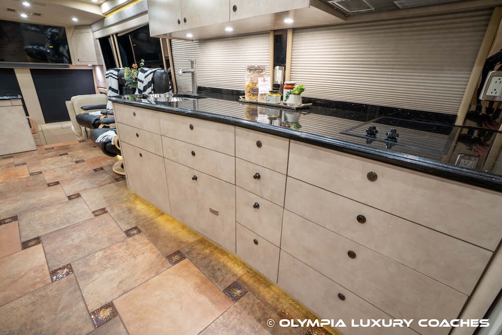 2008 Prevost Amadas H3-45 For Sale