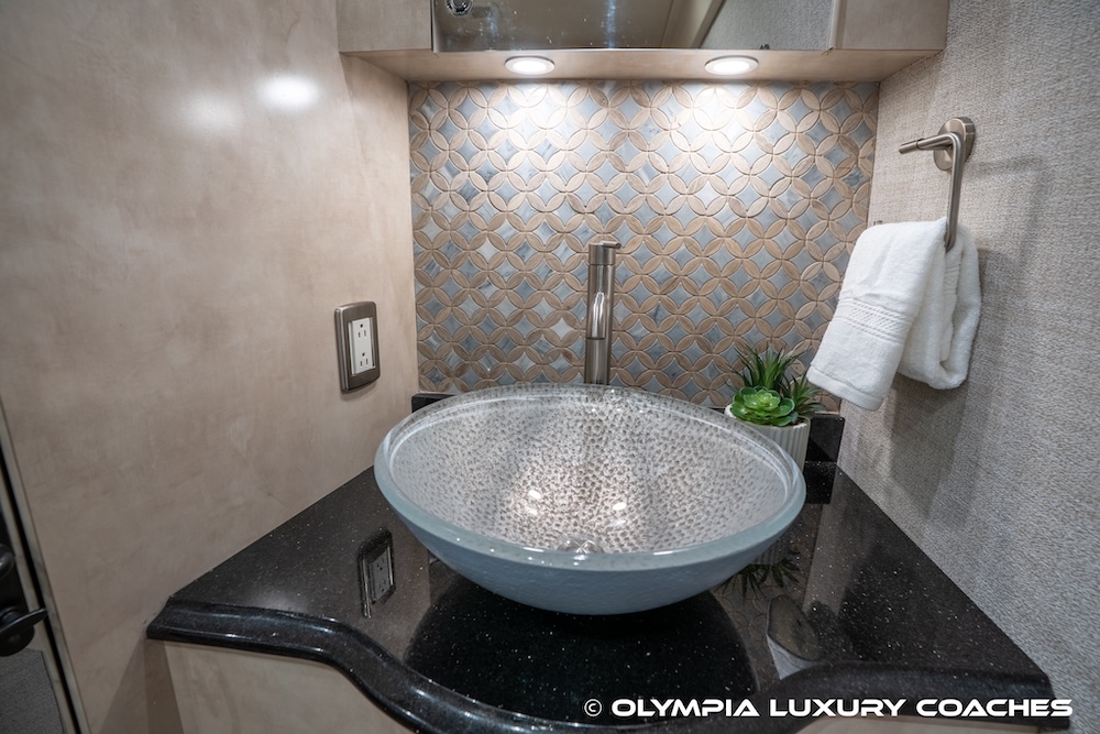 2008 Prevost Amadas H3-45 For Sale