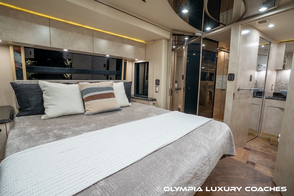 2008 Prevost Amadas H3-45 For Sale