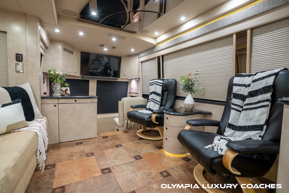 2008 Prevost Amadas H3-45 For Sale