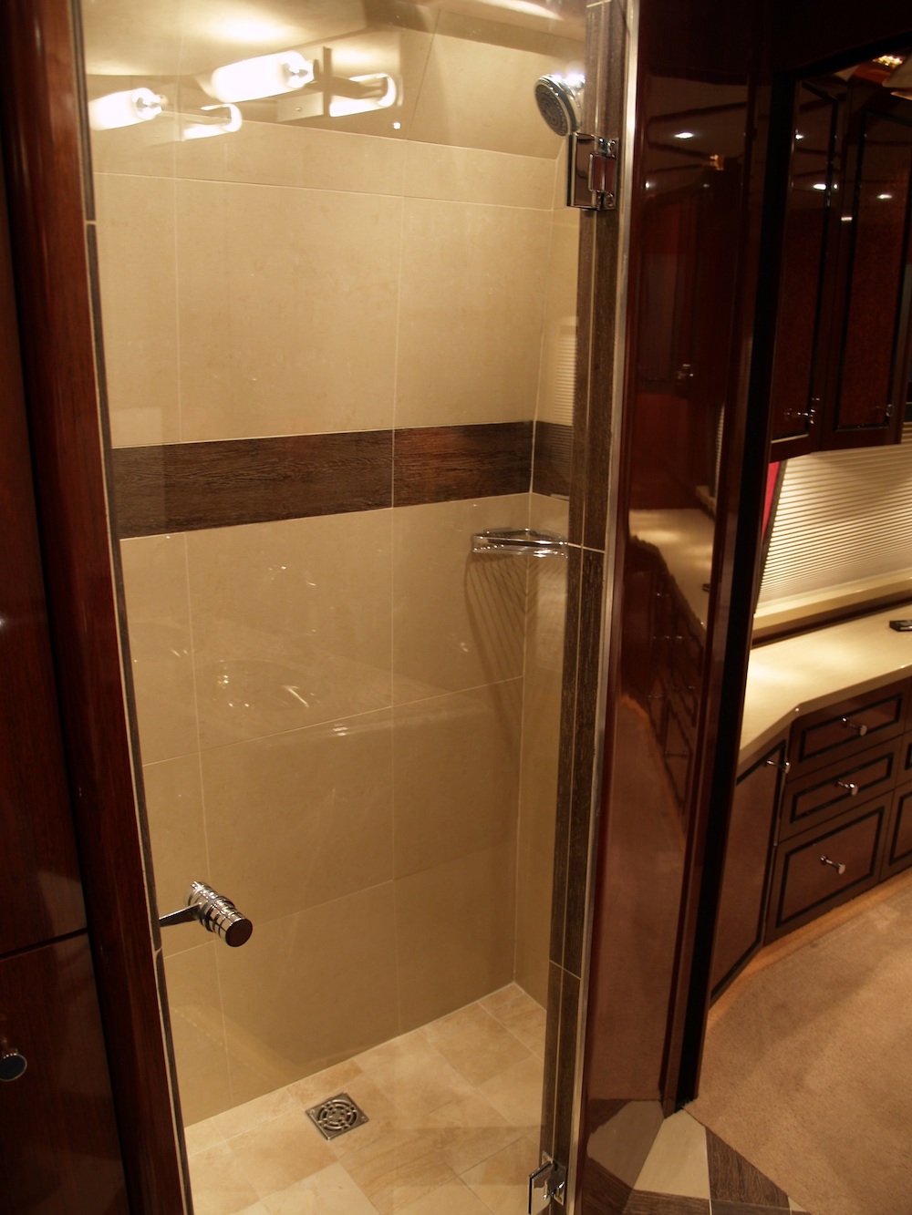 2008 Prevost Amadas XLII For Sale