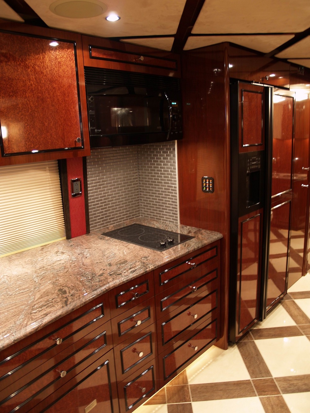 2008 Prevost Amadas XLII For Sale