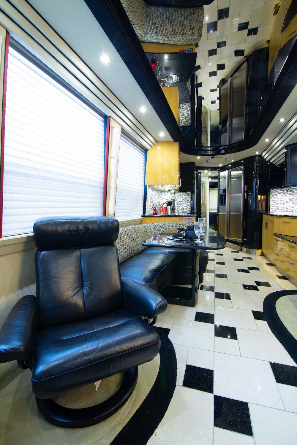 2008 Prevost Country Coach XLII For Sale