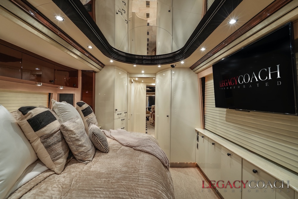 2008 Prevost  Country Coach XLIIFor Sale