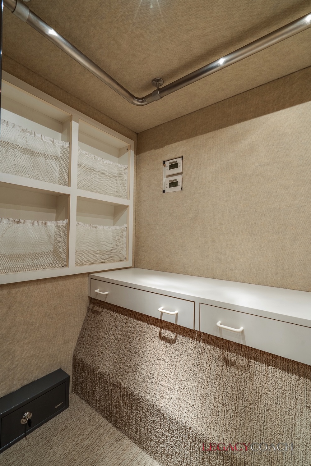 2008 Prevost  Country Coach XLIIFor Sale