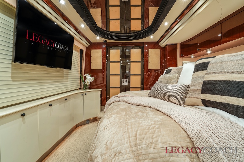 2008 Prevost  Country Coach XLIIFor Sale