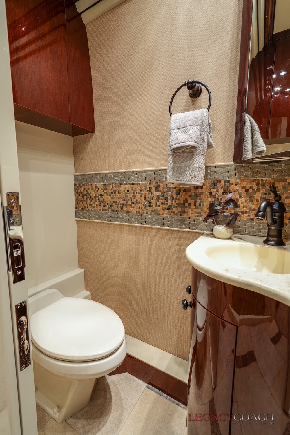 2008 Prevost  Country Coach XLIIFor Sale