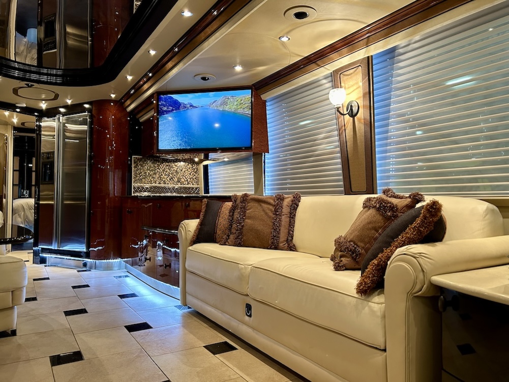 2008 Prevost  Country Coach XLII For Sale