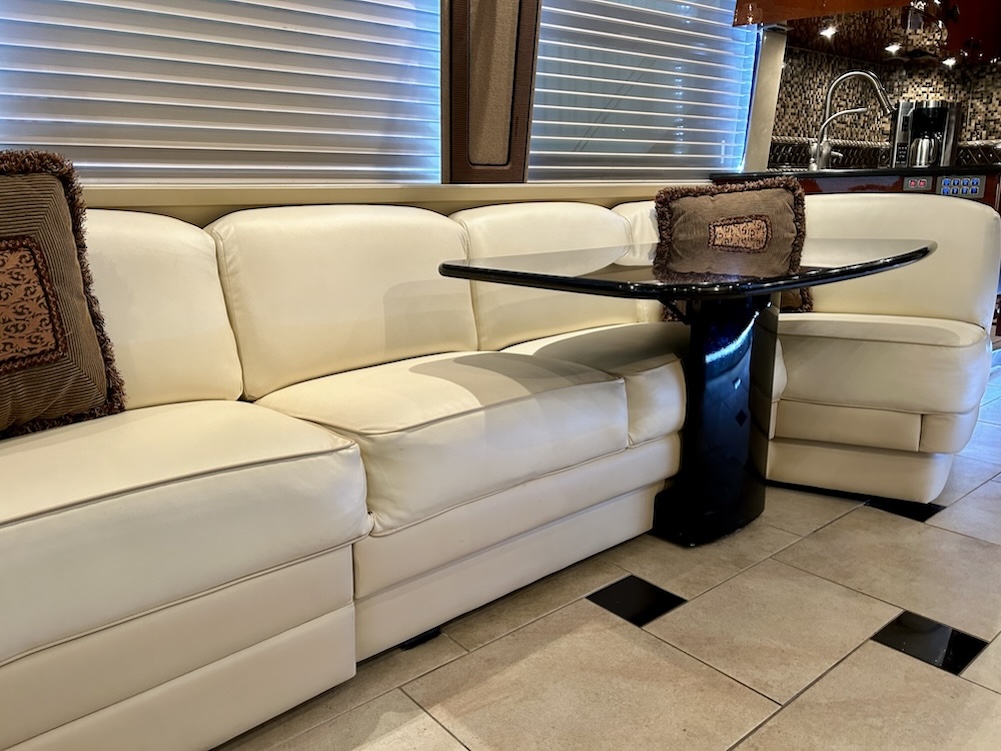 2008 Prevost  Country Coach XLII For Sale