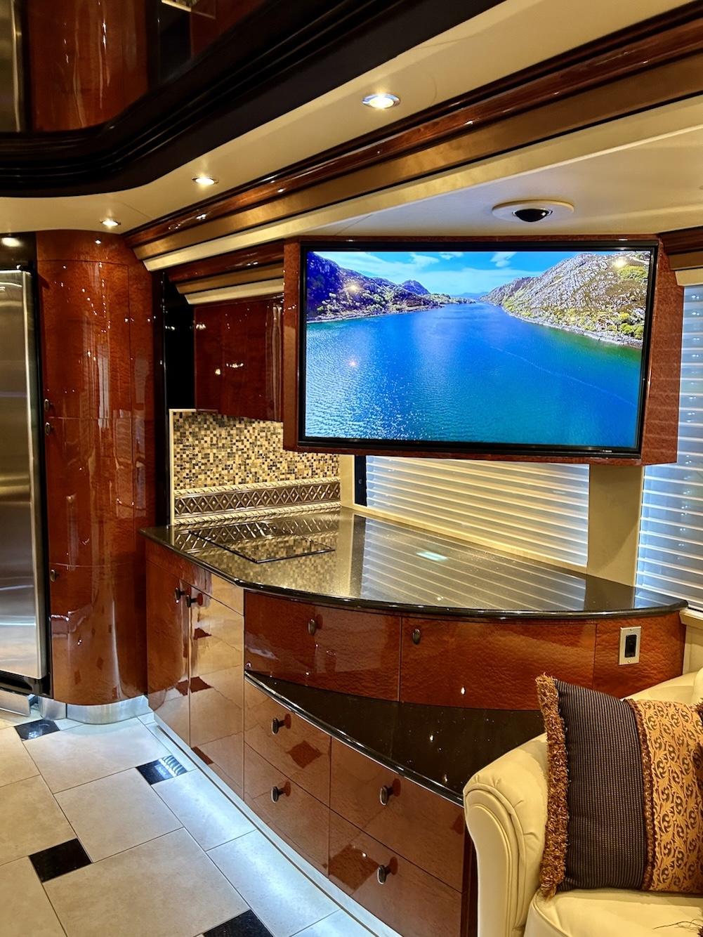 2008 Prevost  Country Coach XLII For Sale